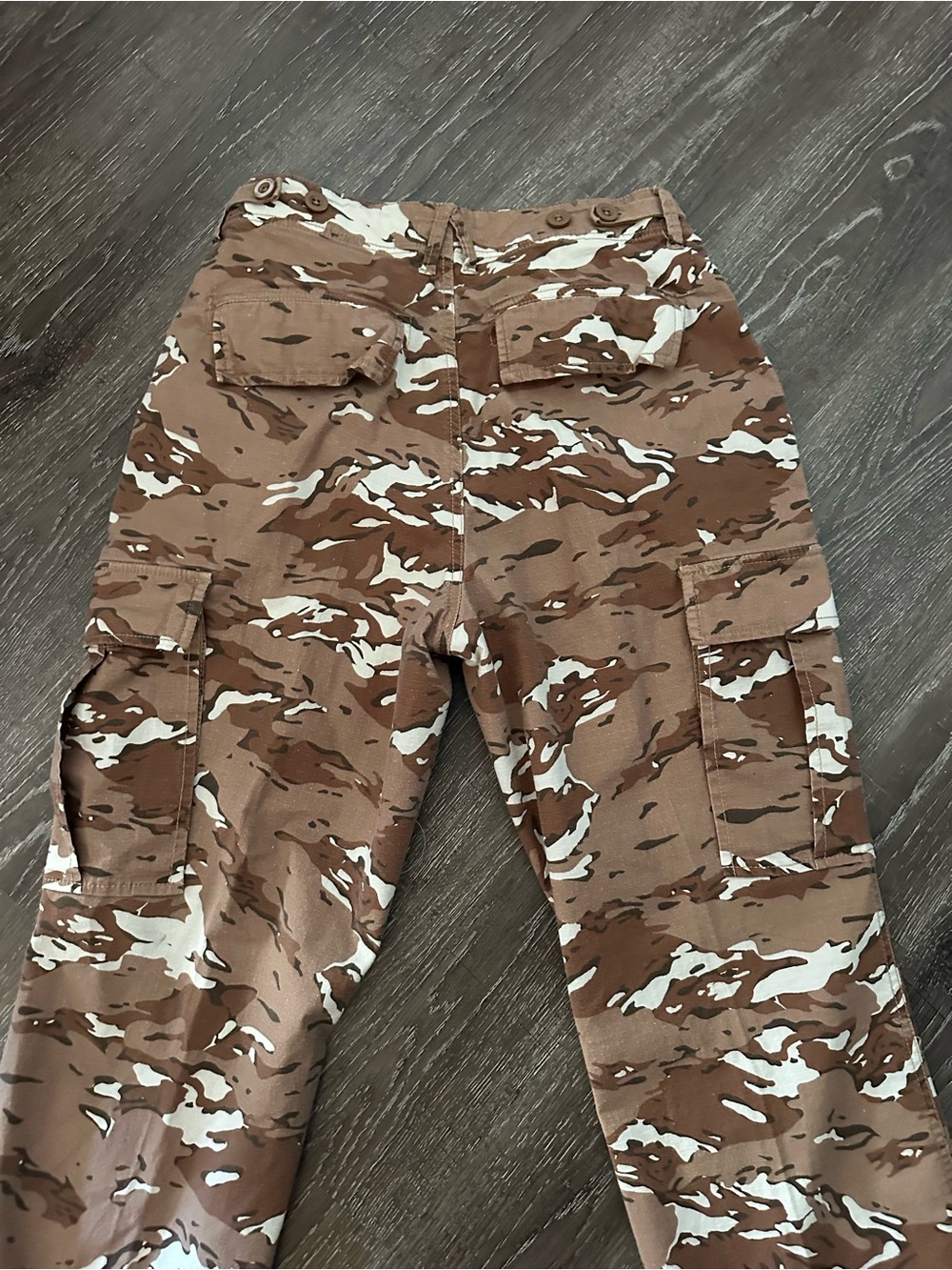 Good American Brown and White Camo Cargo Pants - Picture 5 of 5